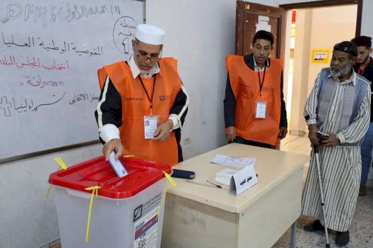 مفترق حرج في ليبيا.. إعادة تشكيل المفوضية تفجر الخلاف وتربك المسار الانتخابي