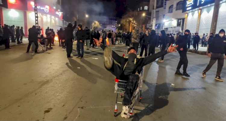 الولايات المتحدة تُعيد تقييم موقفها مع تصاعد احتجاجات إيران