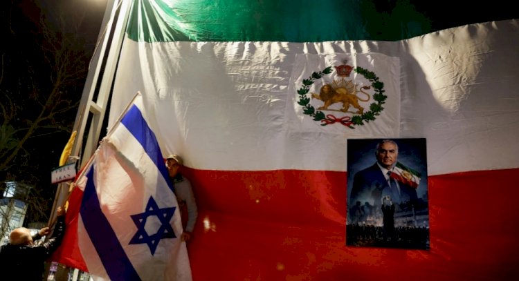 رسائل سرية متبادلة بين إسرائيل وإيران منعت التصعيد العسكري.. ماذا حدث خلف الكواليس؟