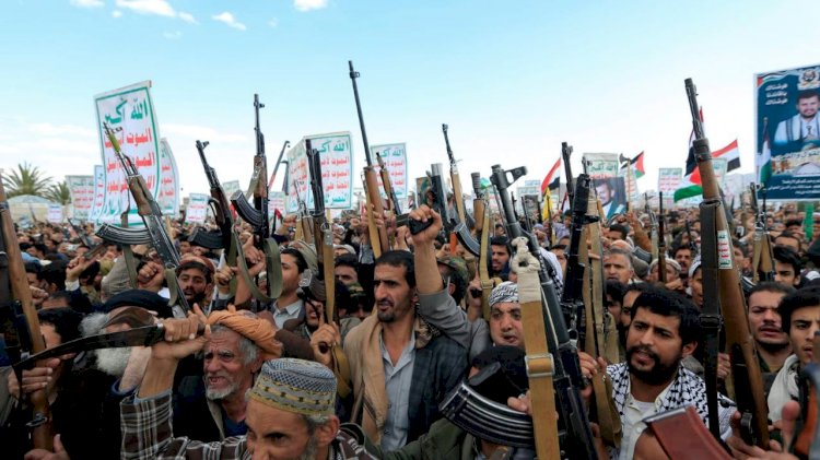 من النفط إلى الصواريخ.. خريطة العقوبات الأميركية على شبكة الحوثيين الخفية