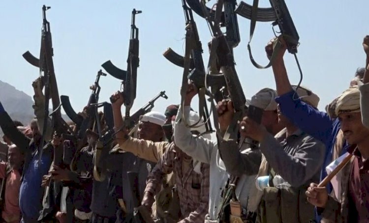 الولايات المتحدة تحاصر إيران عسكريًا والحوثيون يهددون الممرات الملاحية مرة أخرى