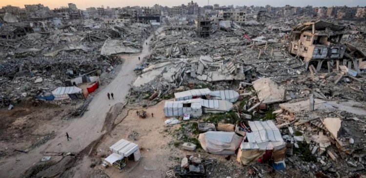 ترامب يُعلن تبرعات بـ7 مليارات دولار لإغاثة غزة ومخاوف إقليمية من تقسيم القطاع