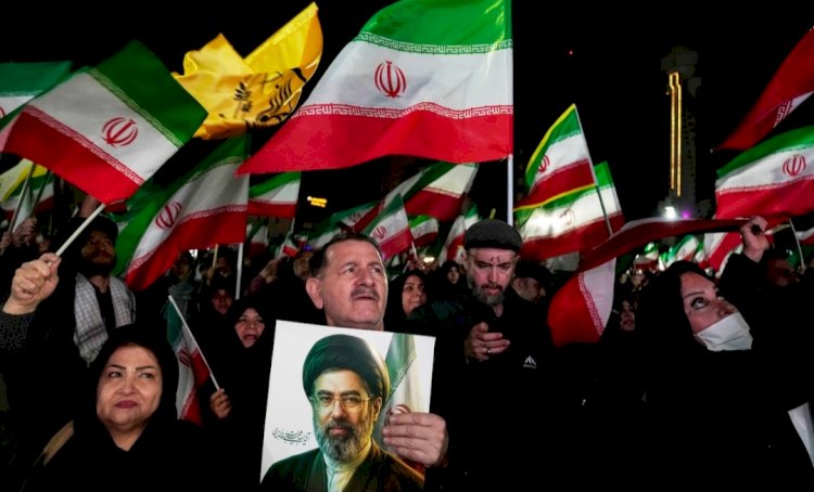 واشنطن تحشد آلاف الجنود قرب إيران وطهران تفرض نظام رسوم في مضيق هرمز