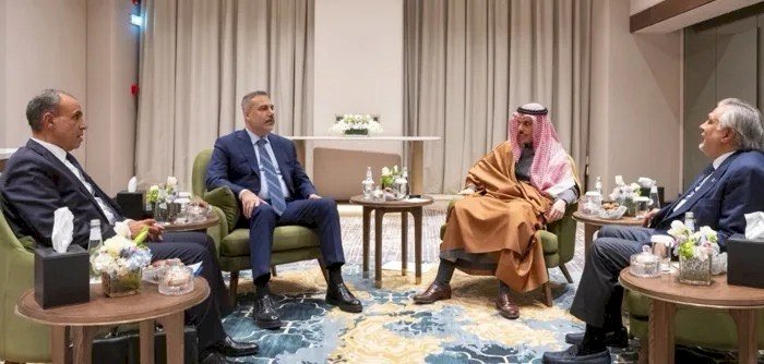 أستاذ علوم سياسية: اجتماع إسلام آباد يعكس تحركًا إقليميًا لاحتواء حرب الشرق الأوسط وإعادة ضبط التوازنات