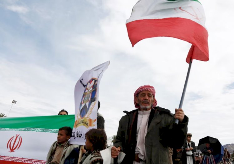 باب المندب في مرمى التصعيد.. دخول الحوثيين الحرب يهدد شريان التجارة العالمي