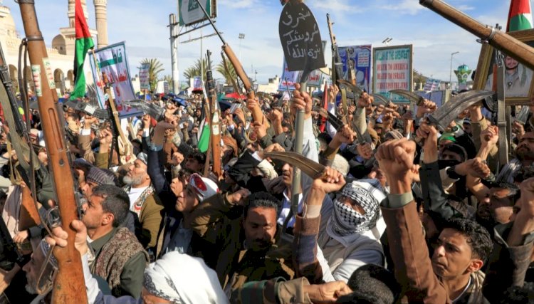 أصفهان تتعرض لقصف أمريكي عنيف وعدوان طهران يشعل الحرائق في الخليج 