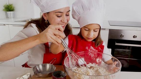 وصفات بسيطة للأطفال.. 8 أطباق يمكنكِ إعدادها مع طفلك بسهولة وأمان