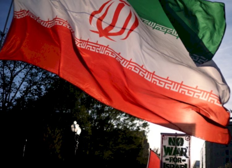 معارضة إيران في المنفى تبحث عن منصة موحدة بين الملكيين والجمهوريين