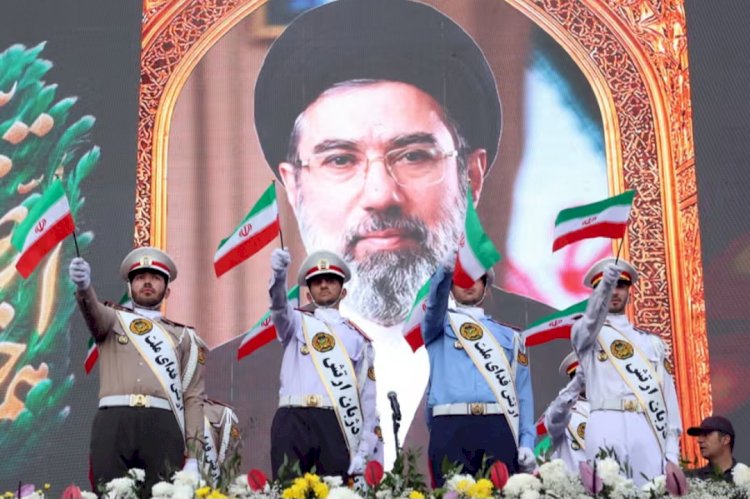 رسائل استفزازية.. إيران تشعل الأزمة مع الولايات المتحدة مرة أخرى بخطاب المرشد