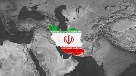 خبير الشؤون الإيرانية: تصعيدٌ متحكم به بين طهران وواشنطن.. ومضيق هرمز في قلب الأزمة