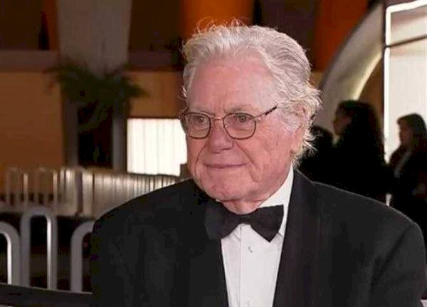 حسين فهمي شخصية العام السينمائية العربية في مهرجان كان