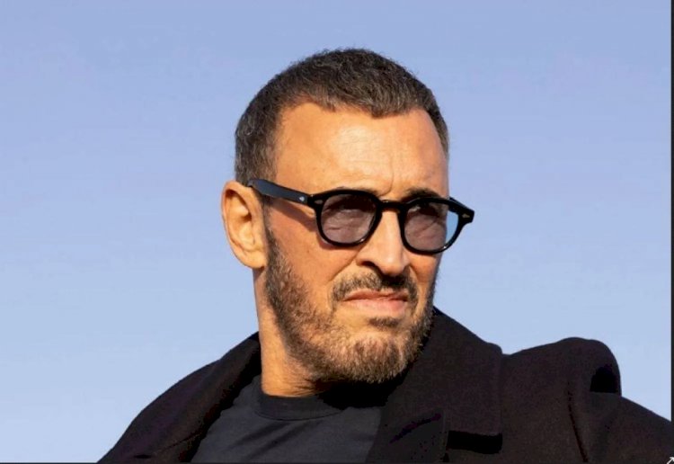 كاظم الساهر يكشف تفاصيل صادمة عن بداياته: نمت في المقاهي وعملت مقابل 5 دنانير