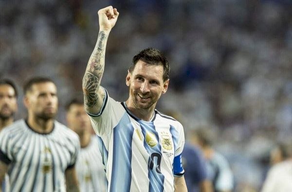 موعد مباراة الأرجنتين ضد إنجلترا في نصف نهائي كأس العالم 2026 والقنوات الناقلة