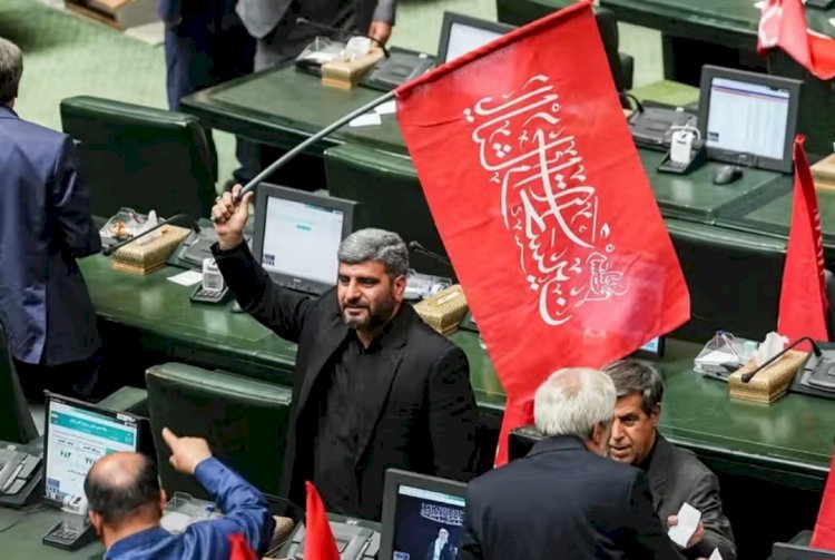 صراع النفوذ داخل النظام الإيراني.. انقلاب ناعم يهدد النظام المتشدد في طهران