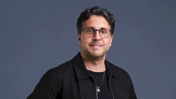 هشام ماجد يعيش نشاطًا فنيًا مكثفًا بين السينما والدراما والمسرح خلال 2026