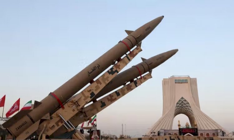 الهدوء قبل العاصفة.. انقسام في طهران حول استغلال التوقف الأمريكي