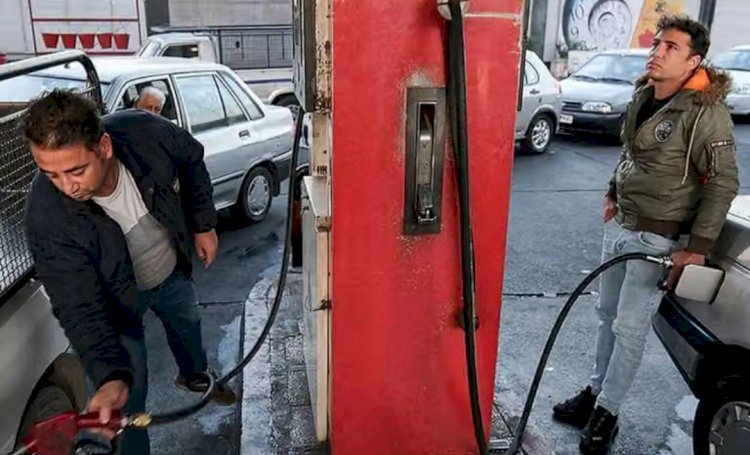 إيران تضاعف سعر البنزين.. قرار اقتصادي يشعل مخاوف عودة الاحتجاجات