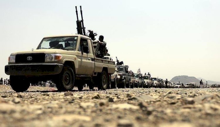 خبراء: اعتداءات الحوثيين على دور العبادة تكشف تناقض خطاب الجماعة الديني مع ممارساتها الميدانية